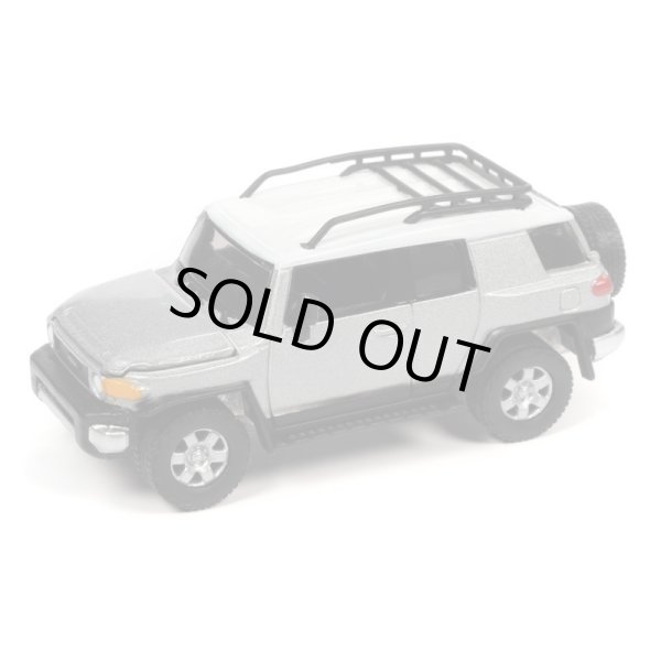 画像5: JOHNNY LIGHTNING 1/64 2007 Toyota FJ Cruiser Titanium Silver (5)