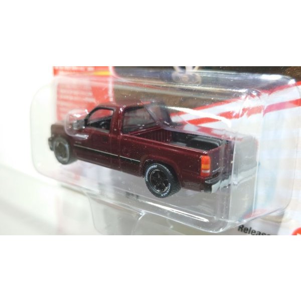 画像4: JOHNNY LIGHTNING 1/64 2002 Chevy Silverado Dark Red (4)