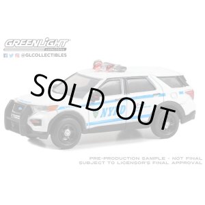 画像: GREEN LiGHT EXCLUSIVE 1/64 Hot Pursuit - 2020 Ford Police Interceptor Utility - NYPD with NYPD Squad Number Decal Sheet