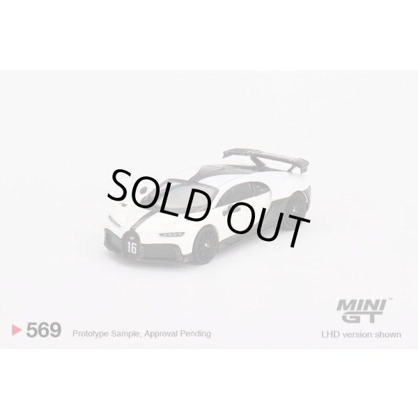 画像1: MINI GT 1/64 Bugatti Chiron Pursport White (LHD) (1)