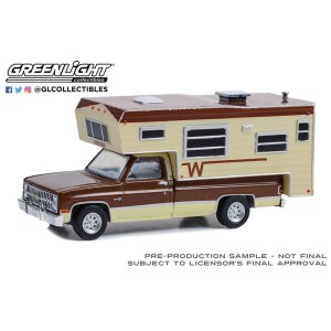 画像: GREEN LiGHT EXCLUSIVE 1/64 1982 Chevrolet C20 Silverado Camper Special Winnebago Slide-In Camper