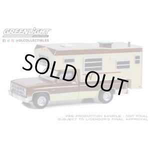 画像: GREEN LiGHT EXCLUSIVE 1/64 1982 Chevrolet C20 Silverado Camper Special Winnebago Slide-In Camper