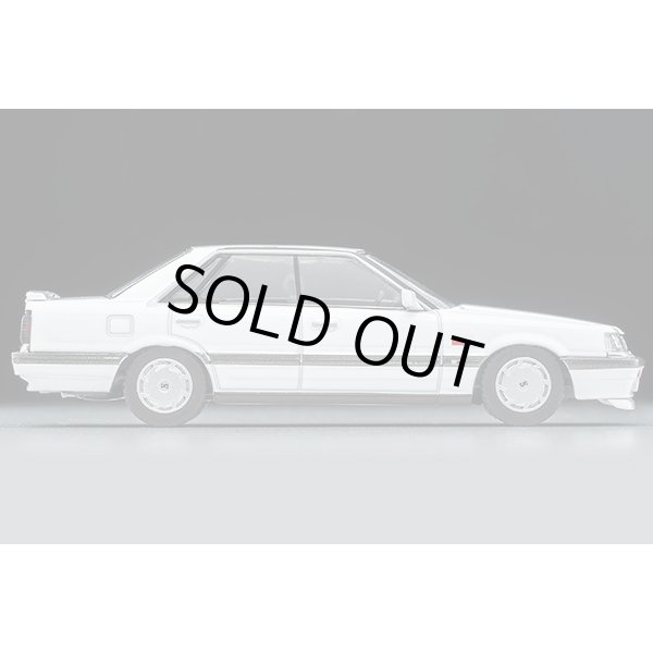 画像4: TOMYTEC 1/64 Limited Vintage NEO Nissan Skyline 4-door HT GT Passage Twin Cam 24V (White) '87 (4)