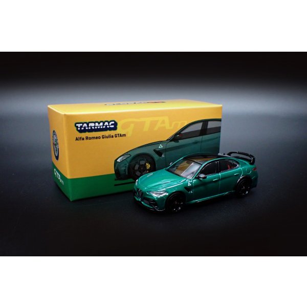 画像1: Tarmac Works 1/64 Alfa Romeo Giulia GTAm Green Metallic (1)