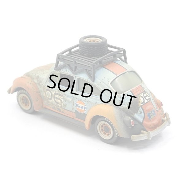 画像2: JOHNNY LIGHTNING 1/64 1970 Volkswagen Beetle Gulf Blue/Orange (Weathering Paint) with Roof Rack (2)