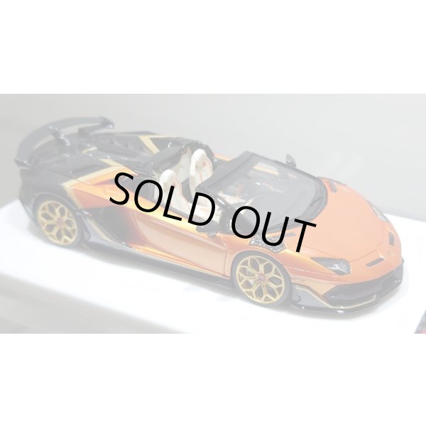 画像11: EIDOLON 1/43 Lamborghini Aventador SVJ Roadster 2020 2 tone paint Arancio Pearl / Gunmetallic Limited 35 pcs. (11)