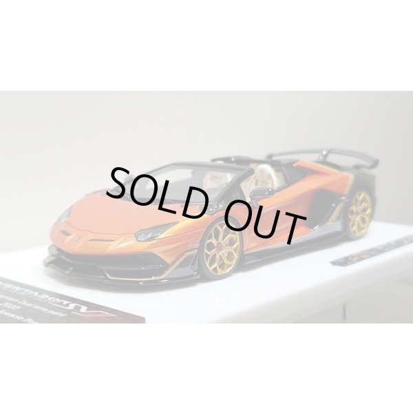 画像9: EIDOLON 1/43 Lamborghini Aventador SVJ Roadster 2020 2 tone paint Arancio Pearl / Gunmetallic Limited 35 pcs. (9)