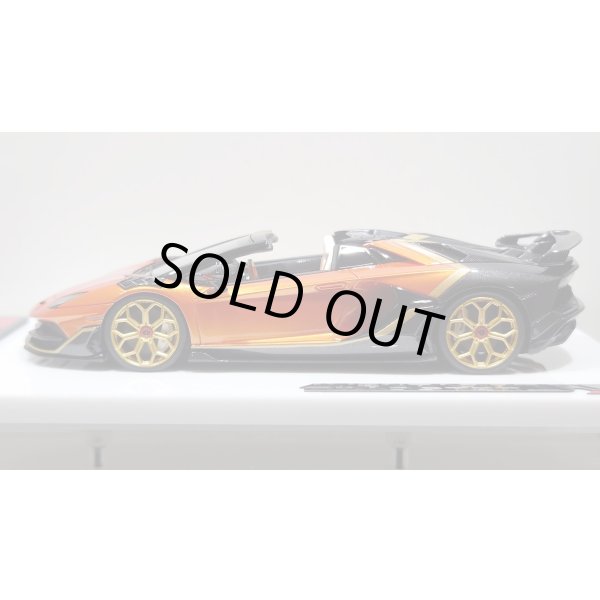 画像2: EIDOLON 1/43 Lamborghini Aventador SVJ Roadster 2020 2 tone paint Arancio Pearl / Gunmetallic Limited 35 pcs. (2)