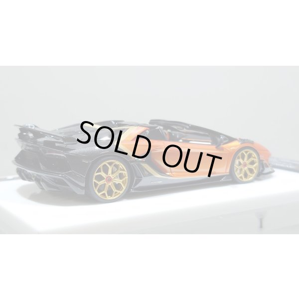 画像7: EIDOLON 1/43 Lamborghini Aventador SVJ Roadster 2020 2 tone paint Arancio Pearl / Gunmetallic Limited 35 pcs. (7)
