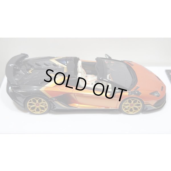 画像8: EIDOLON 1/43 Lamborghini Aventador SVJ Roadster 2020 2 tone paint Arancio Pearl / Gunmetallic Limited 35 pcs. (8)