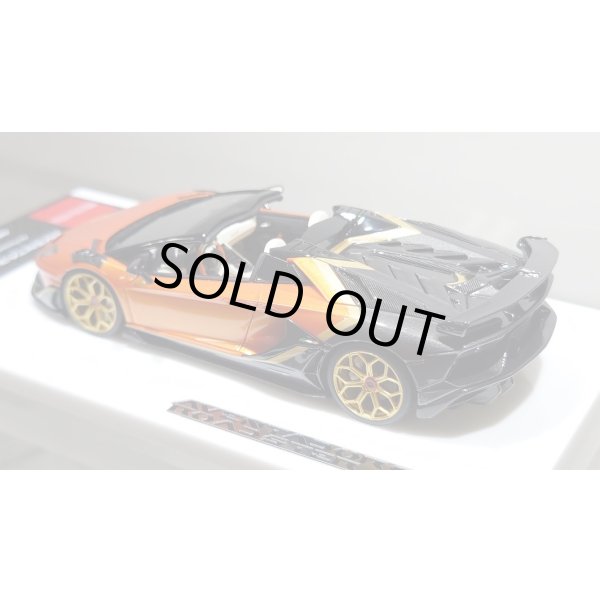 画像12: EIDOLON 1/43 Lamborghini Aventador SVJ Roadster 2020 2 tone paint Arancio Pearl / Gunmetallic Limited 35 pcs. (12)