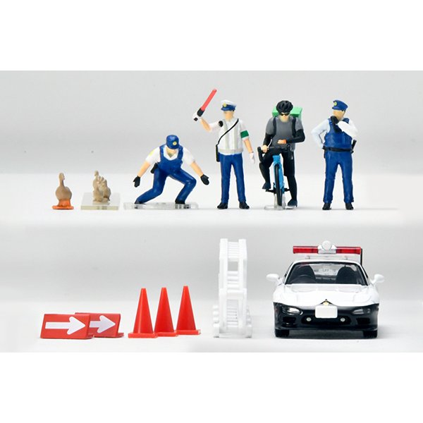画像4: TOMYTEC 1/64 Diorama Collection 64 #Car Snap 16b 警察 2 (4)