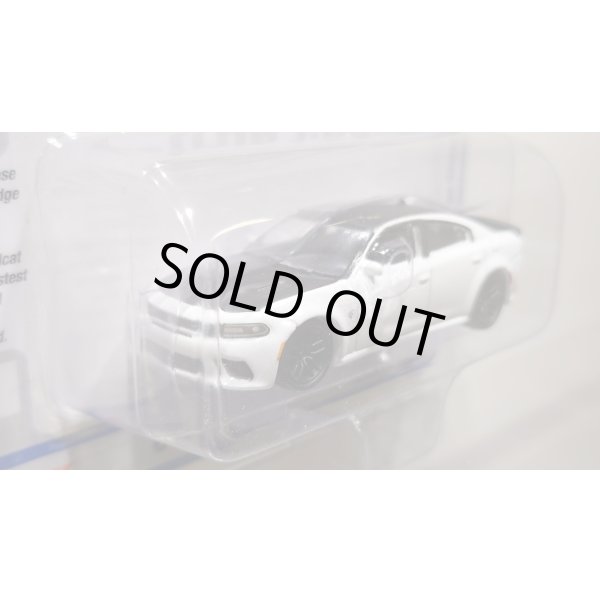 画像5: auto world 1/64 2021 Dodge Charger White Knuckle/Black (5)