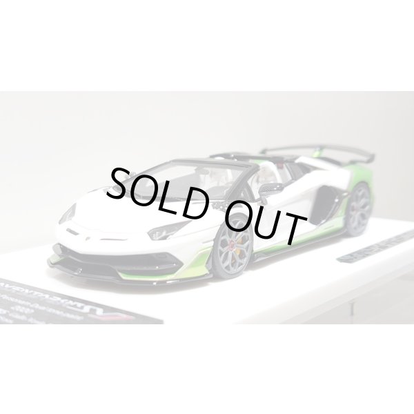 画像9: EIDOLON 1/43 Lamborghini Aventador SVJ Roadster 2020 2 tone paint Pearl White / Giallo Verde Pearl Limited 35 pcs. (9)