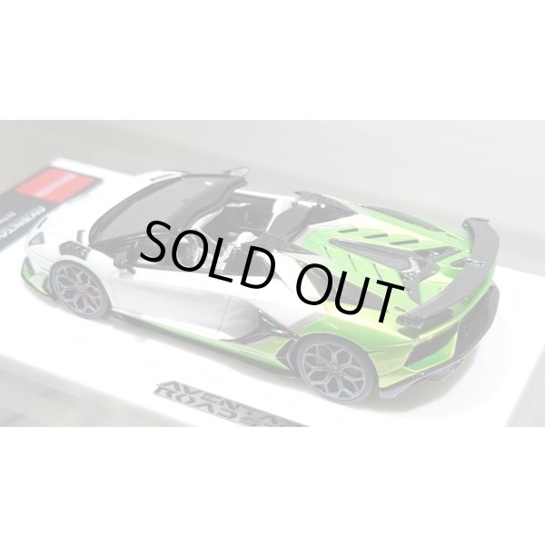 画像12: EIDOLON 1/43 Lamborghini Aventador SVJ Roadster 2020 2 tone paint Pearl White / Giallo Verde Pearl Limited 35 pcs. (12)