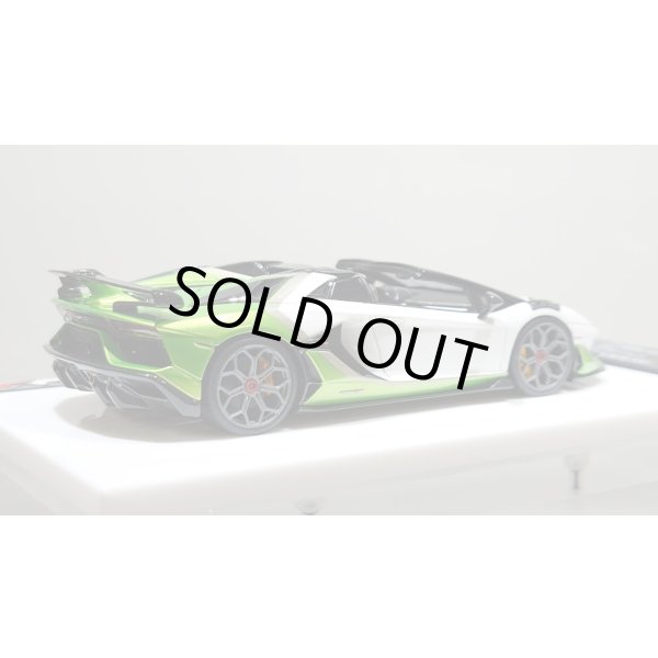 画像7: EIDOLON 1/43 Lamborghini Aventador SVJ Roadster 2020 2 tone paint Pearl White / Giallo Verde Pearl Limited 35 pcs. (7)