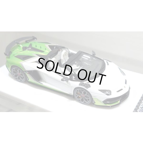 画像11: EIDOLON 1/43 Lamborghini Aventador SVJ Roadster 2020 2 tone paint Pearl White / Giallo Verde Pearl Limited 35 pcs. (11)
