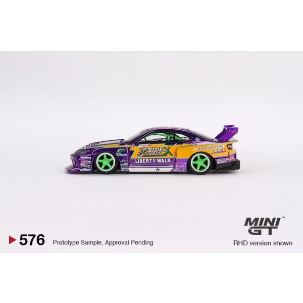 画像4: MINI GT 1/64 Nissan Silvia (S15) LB-Super Silhouette #555 2022 Formula Drift Japan (RHD) (4)