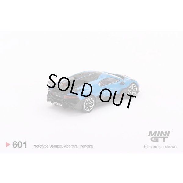 画像2: MINI GT 1/64 Bugatti Divo Blue Bugatti (LHD) ※ブリスターパッケージ (2)