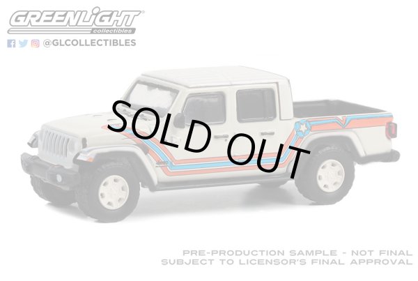 画像1: GREEN LiGHT EXCLUSIVE 1/64 2021 Jeep Gladiator "Super Jeep" Tribute (1)