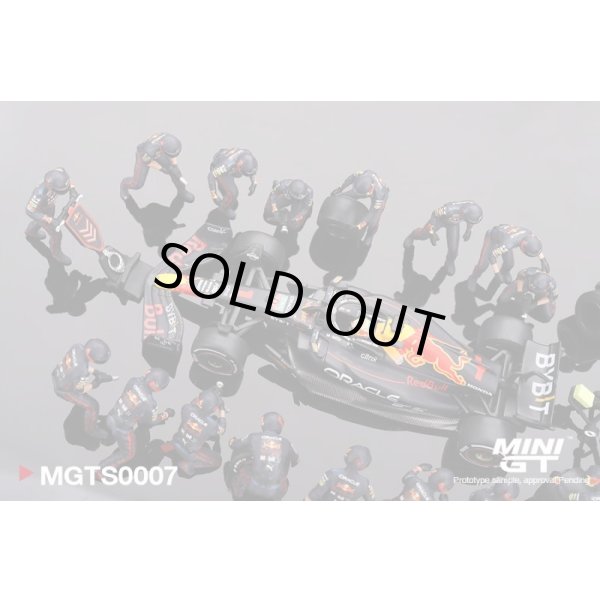 画像3: MINI GT 1/64 Oracle Red Bull Racing RB18 2022 Winner Car #1 Abu Dhabi Grand Prix Max Verstappen Pit Crew Set (3)