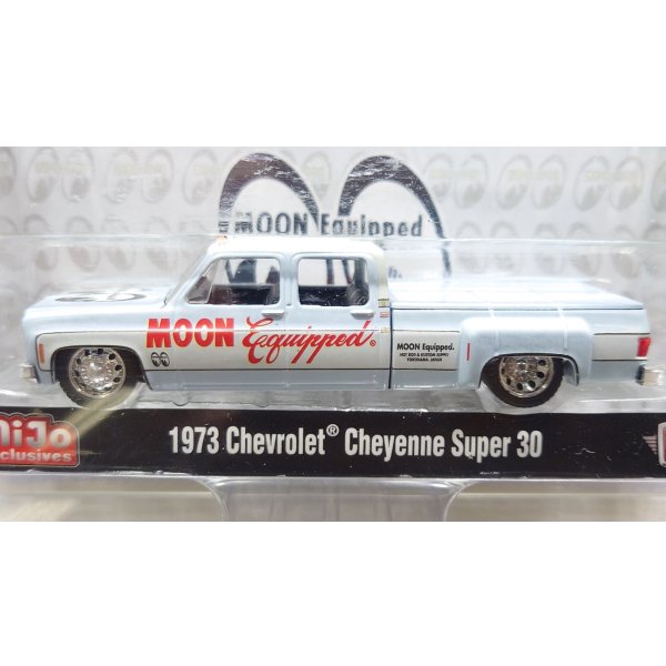 画像3: M2 Machines 1/64 1973 Chevrolet Cheyenne Super 30 Blue/Beige MOON Equipped (3)