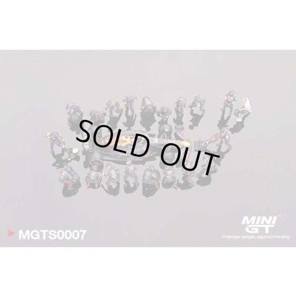 画像1: MINI GT 1/64 Oracle Red Bull Racing RB18 2022 Winner Car #1 Abu Dhabi Grand Prix Max Verstappen Pit Crew Set (1)