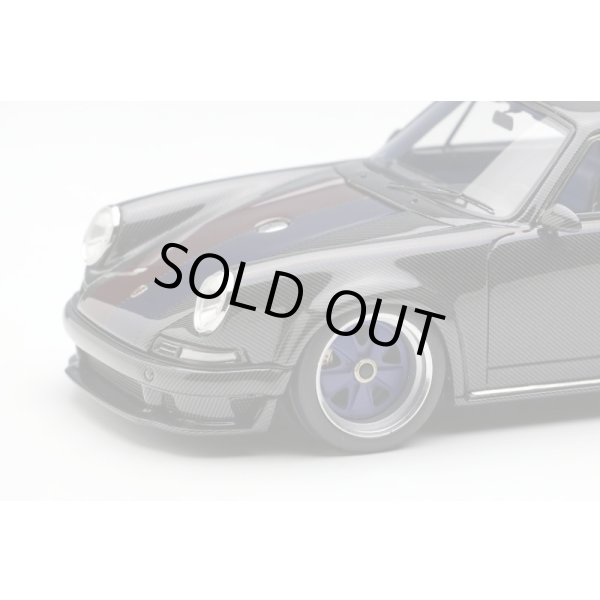 画像8: EIDOLON COLLECTION 1/43 Singer 911 DLS 2022 Visible Carbon Stripe Limited 150 pcs. (8)