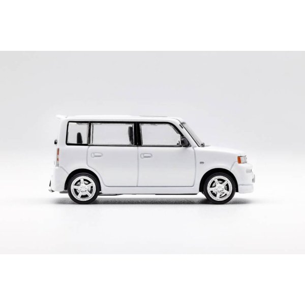 画像2: Die Cast Team 1/64 Toyota bB (RHD) White (2)