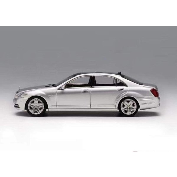 画像2: MOTORHELIX 1:64 Mercedes Benz S Class S600L W221 Silver (2)