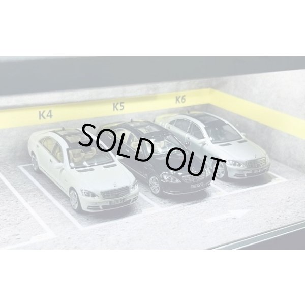 画像4: MOTORHELIX 1:64 Mercedes Benz S Class S600L W221 Black (4)