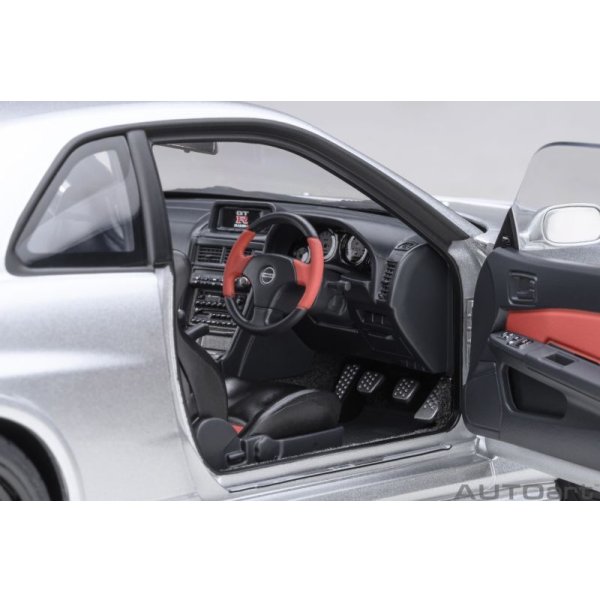 画像10: AUTOart 1/18 Nismo R34 GT-R Z-tune (Z-tune Silver) (10)