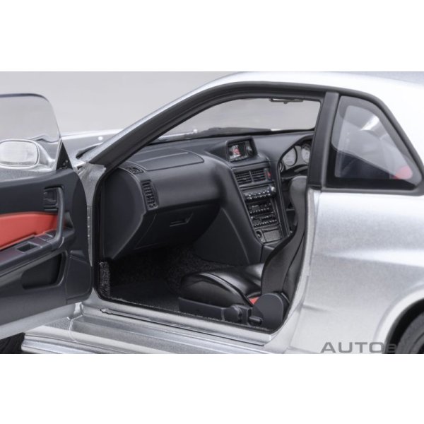 画像9: AUTOart 1/18 Nismo R34 GT-R Z-tune (Z-tune Silver) (9)
