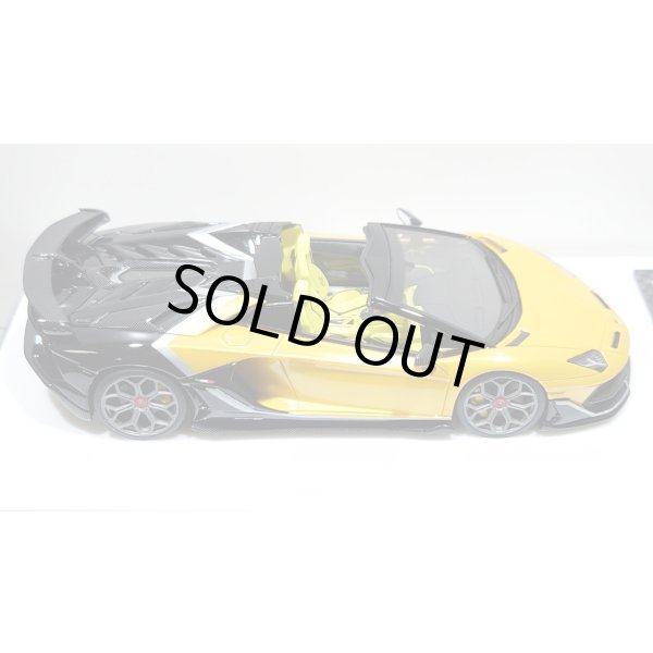 画像8: EIDOLON 1/43 Lamborghini Aventador SVJ Roadster 2020 2 tone paint Grande Giallo pearl / Metallic Black Limited 37 pcs. (8)