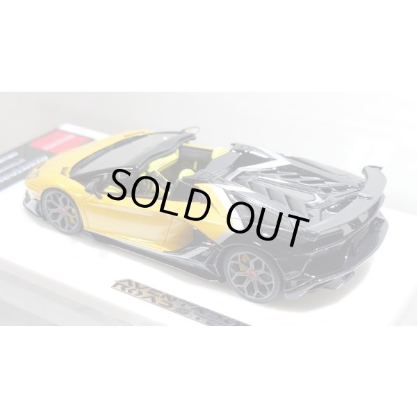 画像12: EIDOLON 1/43 Lamborghini Aventador SVJ Roadster 2020 2 tone paint Grande Giallo pearl / Metallic Black Limited 37 pcs. (12)