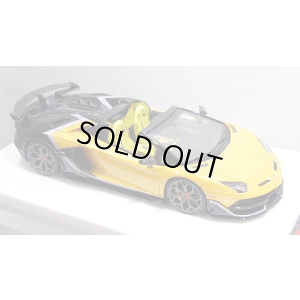 画像11: EIDOLON 1/43 Lamborghini Aventador SVJ Roadster 2020 2 tone paint Grande Giallo pearl / Metallic Black Limited 37 pcs. (11)