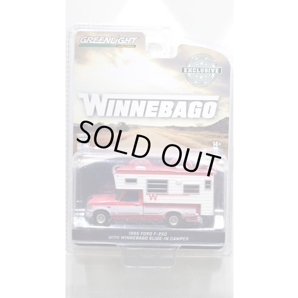 画像2: GREEN LiGHT EXCLUSIVE 1/64 1995 Ford F-250 Long Bed with Winnebago Slide-In Camper - Bright Red and Oxford White (2)
