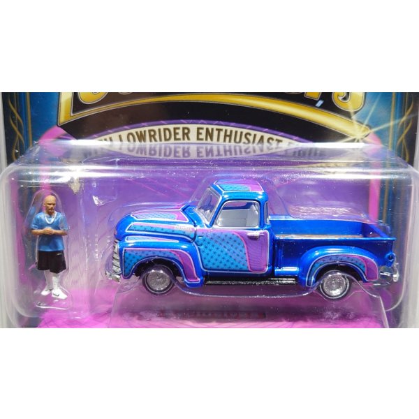 画像2: JOHNNY LIGHTNING 1/64 1950 Chevy 3100 Pickup Lowrider Blue with Lowrider Enthusiast Figure (2)