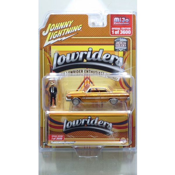 画像1: JOHNNY LIGHTNING 1/64 1963 Chevy Impala Lowrider Gold with Lowrider Enthusiast Figure (1)