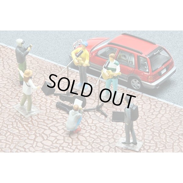 画像5: TOMYTEC 1/64 Diorama Collection 64 #Car Snap 23a Street Live（ホンダ シビックシャトル ビーグル付属） (5)