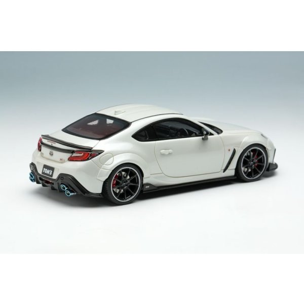 画像4: EIDOLON 1/43 TOM'S GR86 Wide Body 2022 Crystal White Pearl Limited 50 pcs. (4)