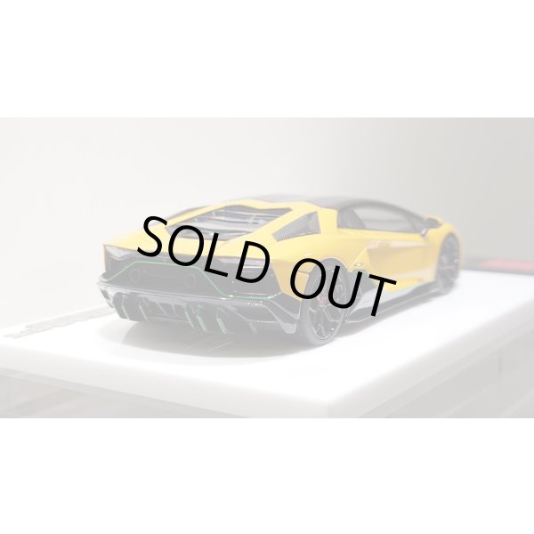 画像10: EIDOLON 1/43 Lamborghini Aventador LP780-4 Ultimae 2021 (Leirion Wheel) Grande Giallo Pearl Carbon Roof Limited 35 pcs. (10)