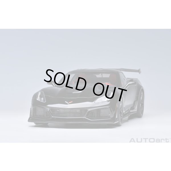 画像18: AUTOart 1/18 Chevrolet Corvette (C7) ZR1 (Black) (18)
