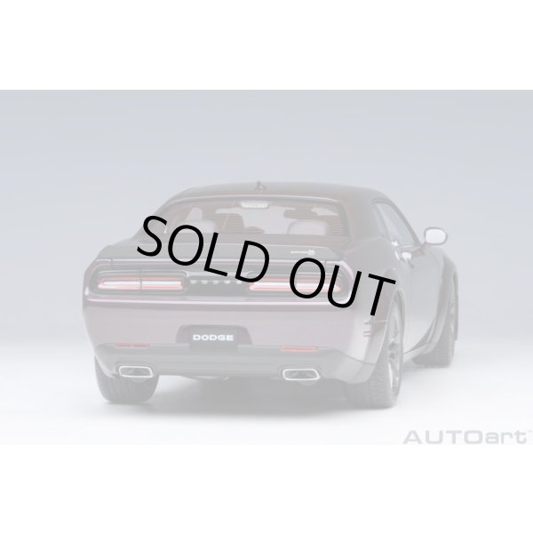 画像19: AUTOart 1/18 Dodge Challenger R/T Scat Pack Widebody 2022 (HELLRAISIN / Metallic Purple) (19)