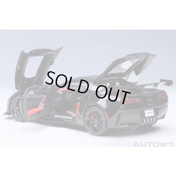 画像15: AUTOart 1/18 Chevrolet Corvette (C7) ZR1 (Black) (15)