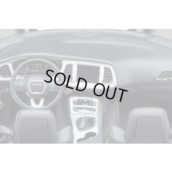 画像14: AUTOart 1/18 Dodge Challenger R/T Scat Pack Widebody 2022 (HELLRAISIN / Metallic Purple) (14)