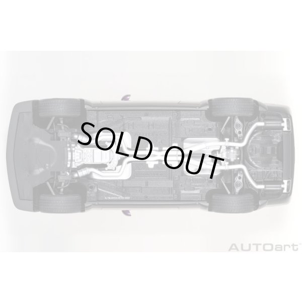 画像8: AUTOart 1/18 Dodge Challenger R/T Scat Pack Widebody 2022 (HELLRAISIN / Metallic Purple) (8)
