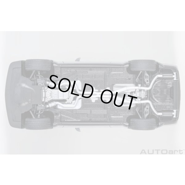 画像8: AUTOart 1/18 Dodge Challenger R/T Scat Pack Widebody 2022 (SMOKE SHOW / Gray) (8)