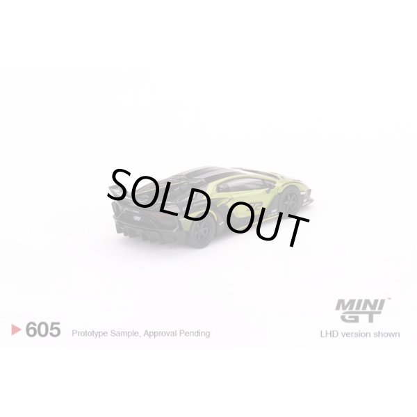 画像2: MINI GT 1/64 LB-Silhouette WORKS Lamborghini Aventador GT EVO Lime (LHD) (2)