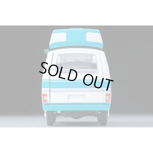 画像6: TOMYTEC 1/64 Limited Vintage Neo Nissan Caravan Camper (White/Light Blue) '73 (6)